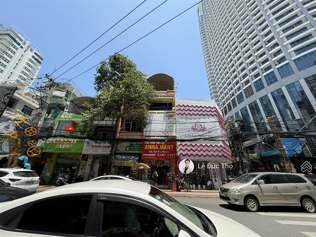 Bán nhà lô góc 2 mặt tiền nguyễn thị minh khai  khu phố tây nha trang. giá 56 tỷ, dòng tiền 180tr