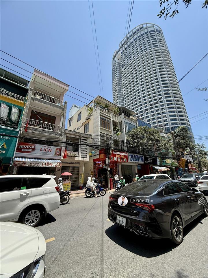 Bán nhà lô góc 2 mặt tiền nguyễn thị minh khai  khu phố tây nha trang. giá 56 tỷ, dòng tiền 180tr