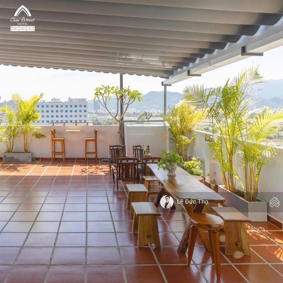 Bán khách sạn đẹp khu phố tây trần quang khải  gần biển nha trang, giá tốt thị trường