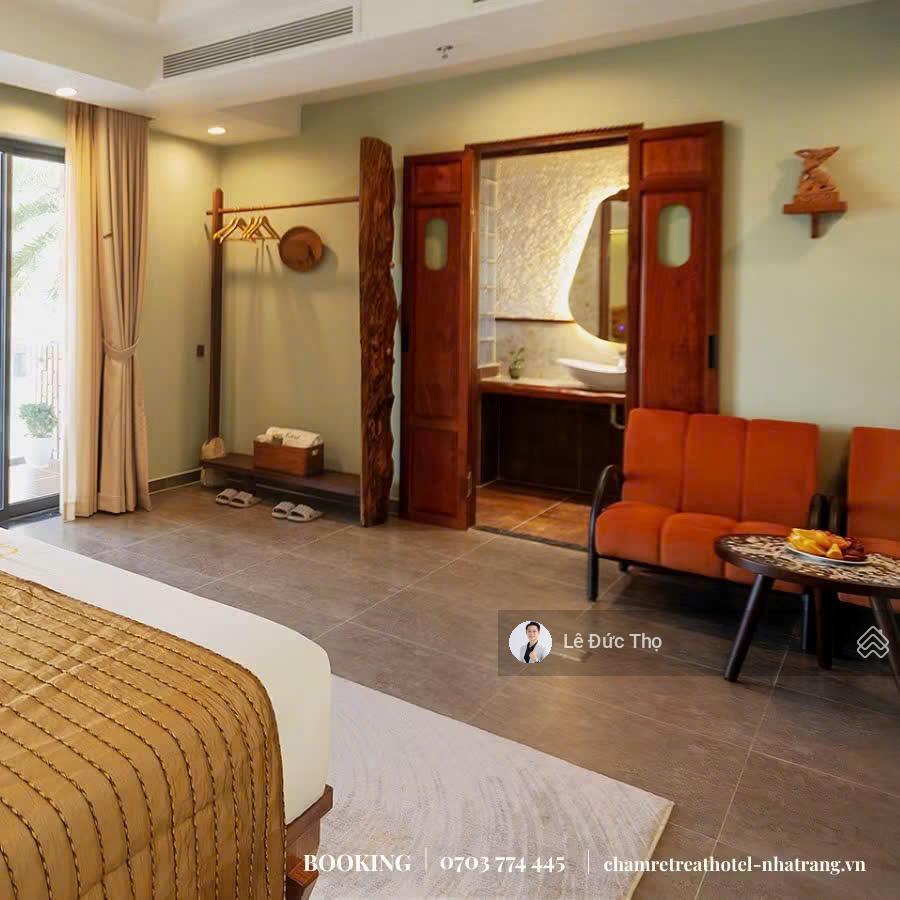 Bán khách sạn đẹp khu phố tây trần quang khải  gần biển nha trang, giá tốt thị trường