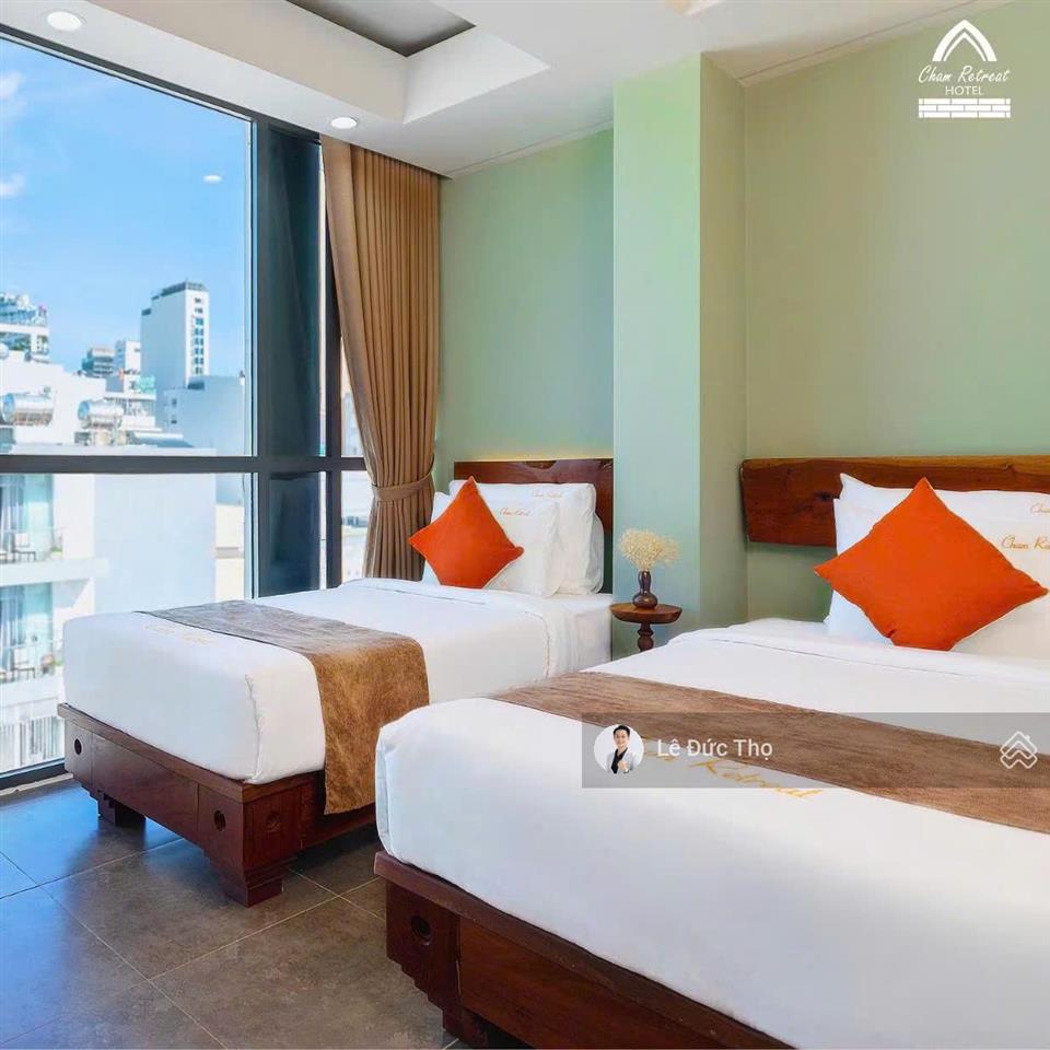 Bán khách sạn đẹp khu phố tây trần quang khải  gần biển nha trang, giá tốt thị trường