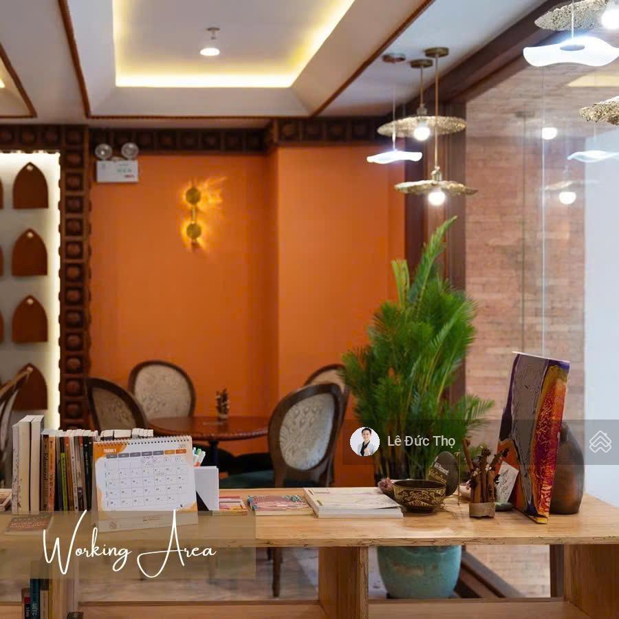 Bán khách sạn đẹp khu phố tây trần quang khải  gần biển nha trang, giá tốt thị trường