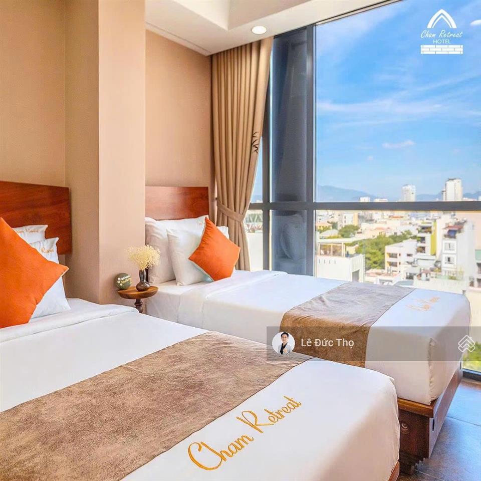 Bán khách sạn đẹp khu phố tây trần quang khải  gần biển nha trang, giá tốt thị trường