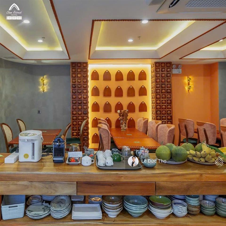 Bán khách sạn đẹp khu phố tây trần quang khải  gần biển nha trang, giá tốt thị trường