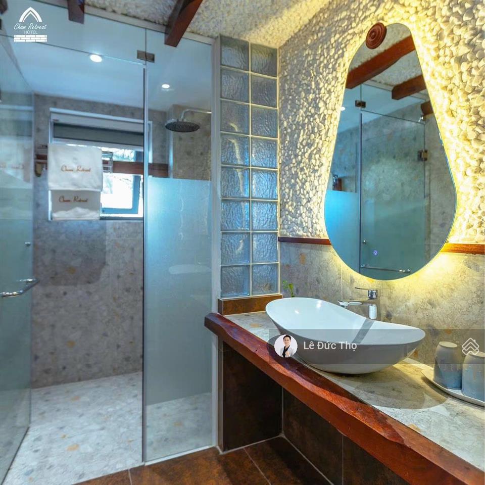 Bán khách sạn đẹp khu phố tây trần quang khải  gần biển nha trang, giá tốt thị trường