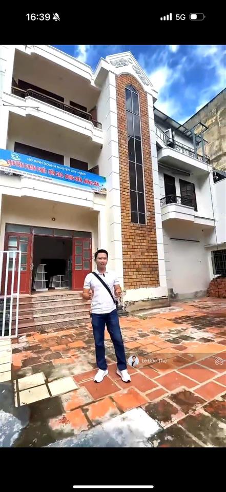 Giá siêu tốt nhà mặt tiền đường lý thánh tôn rộng 225m2 giá chỉ 120tr/m2