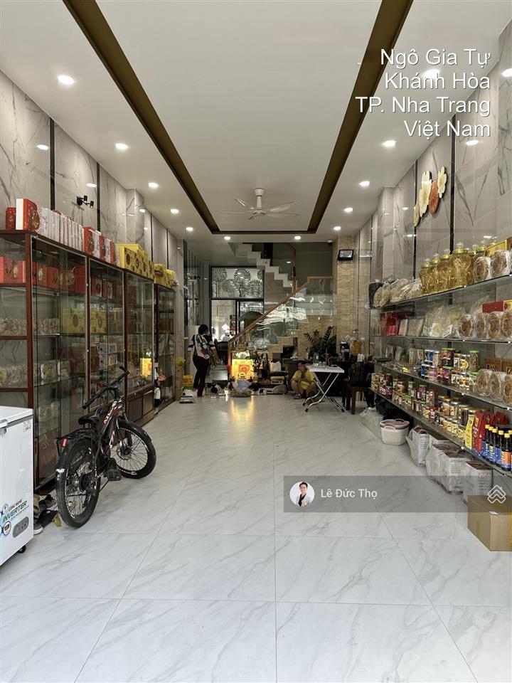 Cho thuê nhà đường ngô gia tự  trung tâm nha trang. nhà 5 tầng đẹp 100m2/sàn. giá thuê 50tr