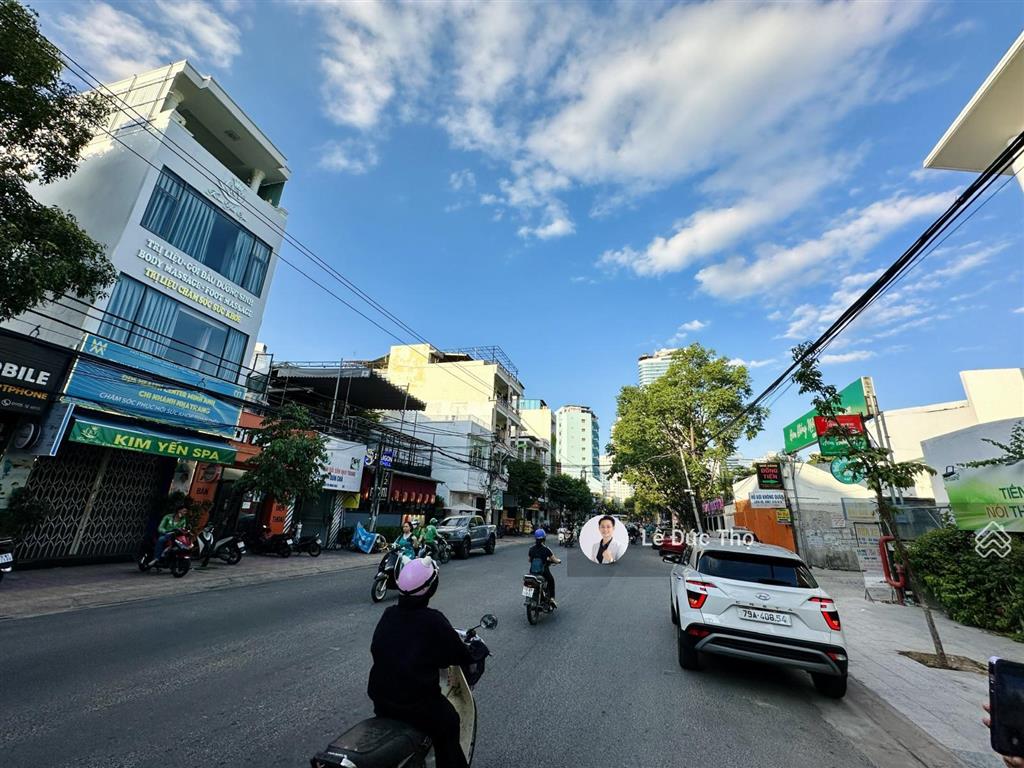 Bán nhà 4 tầng mặt tiền nguyễn thị minh khai, gần biển, giá 18 tỷ