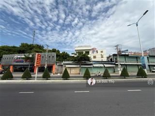 Cho thuê mặt bằng view biển đường phạm văn đồng  nha trang. diện tích 250m2 ngang 20m