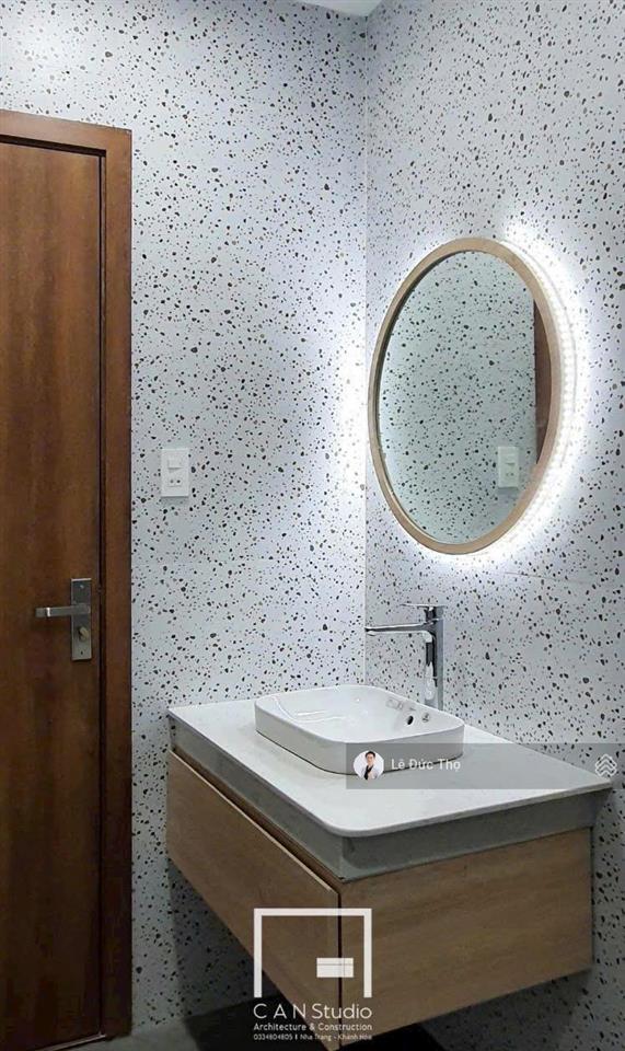 Bán nhà đẹp 4 tầng có 7 căn hộ mặt tiền nguyễn tất thành, gần dự án sun, gần cầu bình tân. giá tốt