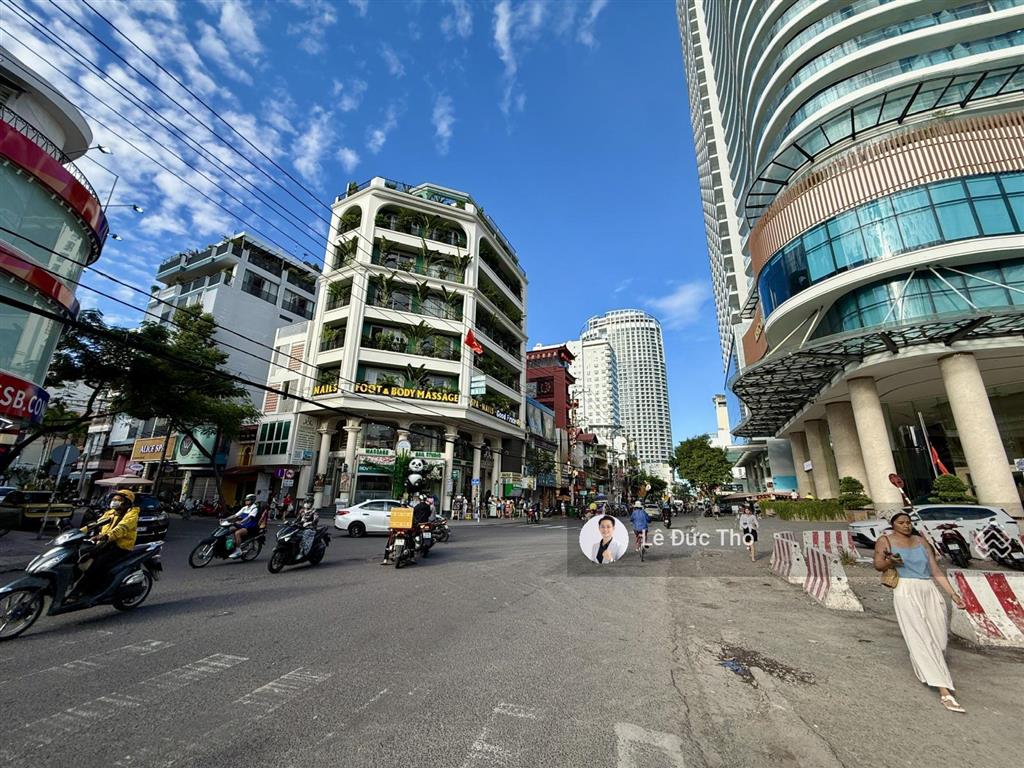 Bán nhà góc 2 mặt tiền nguyễn thị minh khai, gần biển nha trang. mặt tiền 10m. hđ thuê 150tr/tháng