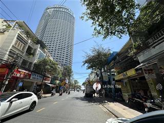 Bán nhà góc 2 mặt tiền nguyễn thị minh khai, gần biển nha trang. mặt tiền 10m. hđ thuê 150tr/tháng
