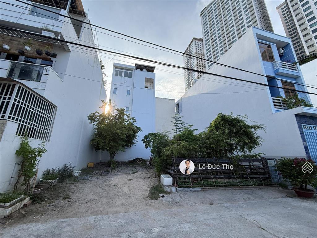 Bán đất gần biển hòn chồng, gần mường thanh viễn triều. ngang 12m dài 16,5m cực đẹp, view biển