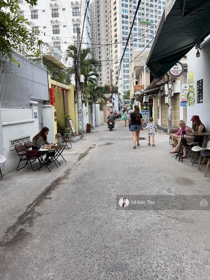 Bán nhà gần biển hòn chồng, gần mường thanh viễn triều. khu khách nước ngoài đông.