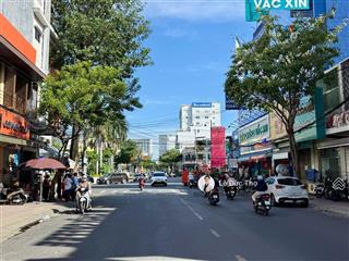 Bán nhà mặt tiền đường quang trung, trung tâm nha trang. ngang 6,4m. giá chỉ 10 tỷ