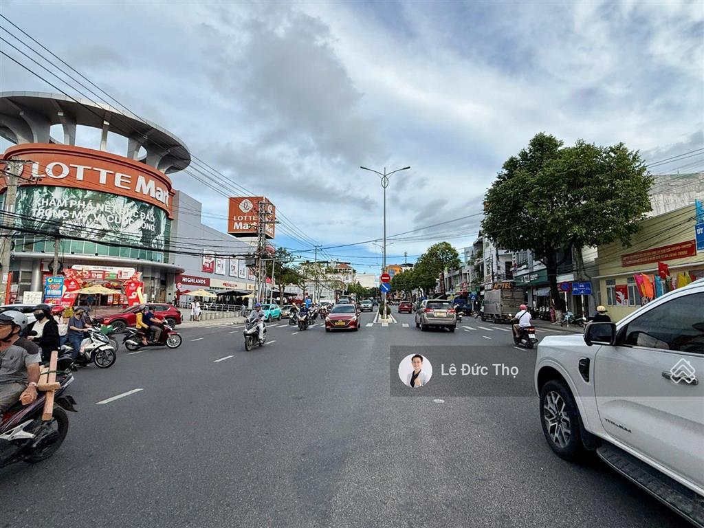 Bán nhà đường 23/10 gần lotte mark. diện tích 220m² ngang 10,5m cực đẹp và hiếm.