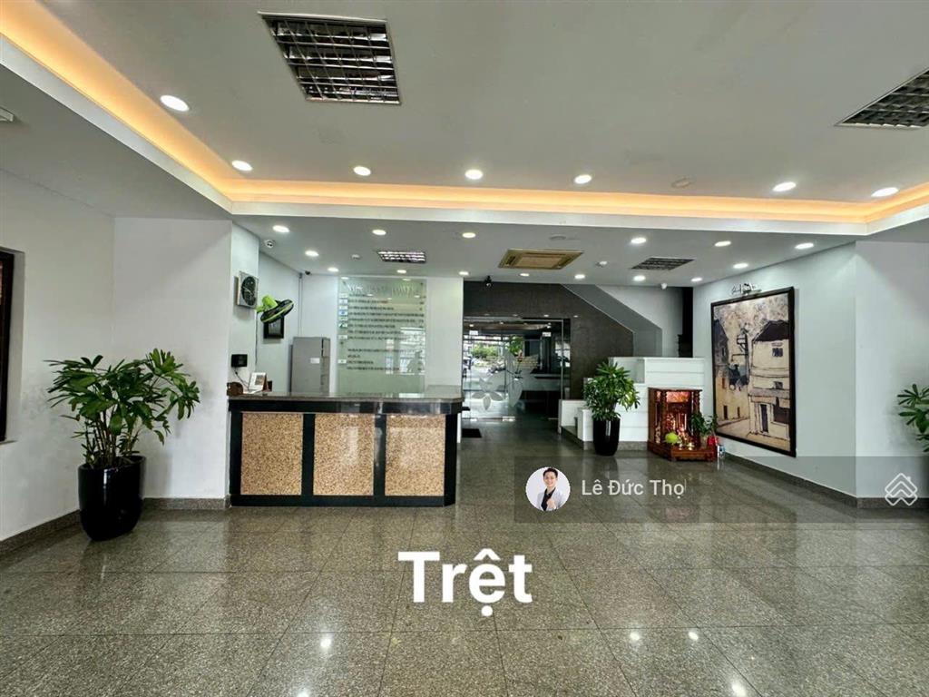 Cho thuê tòa nhà 9 tầng ngang 10m dài 25m trung tâm nha trang