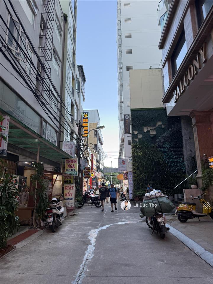 Bán nhà hẻm 98 trần phú, gần sát biển. nhà 6 tầng 71m ngang 6m, có thang máy