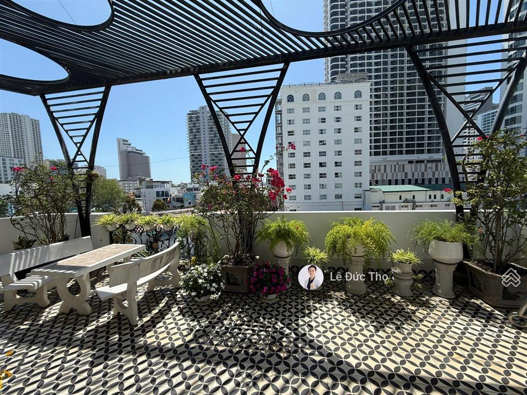Cho thuê tòa nhà đẹp 6 tầng đường tô hiến thành  trung tâm nha trang, gần biển, ngang 9m