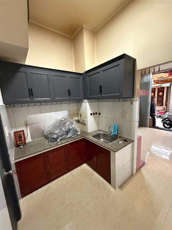 Bán nhà đẹp quận 11  sát mặt tiền lý nam đế  4 tầng  giá 5.2 tỷ