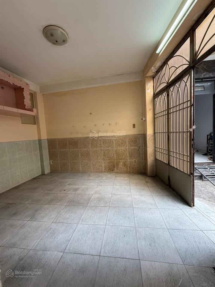 Bán nhà q5  hxh trần phú  65m2 nở hậu  giảm 600tr còn 7.8 tỷ  nở hậu 4,6m x 14,9m