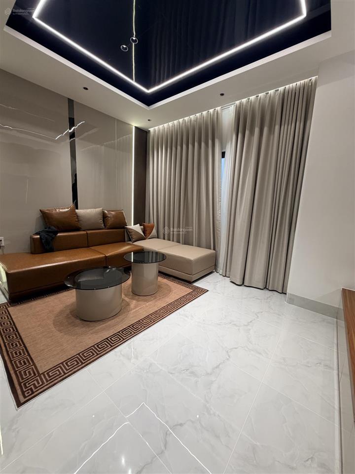 Bán nhà hẻm xe tải 7m huỳnh văn bánh, q. phú nhuận  4,4m x 14m  có thang máy