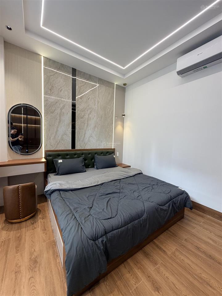 Bán nhà hẻm xe tải 7m huỳnh văn bánh, q. phú nhuận  4,4m x 14m  có thang máy
