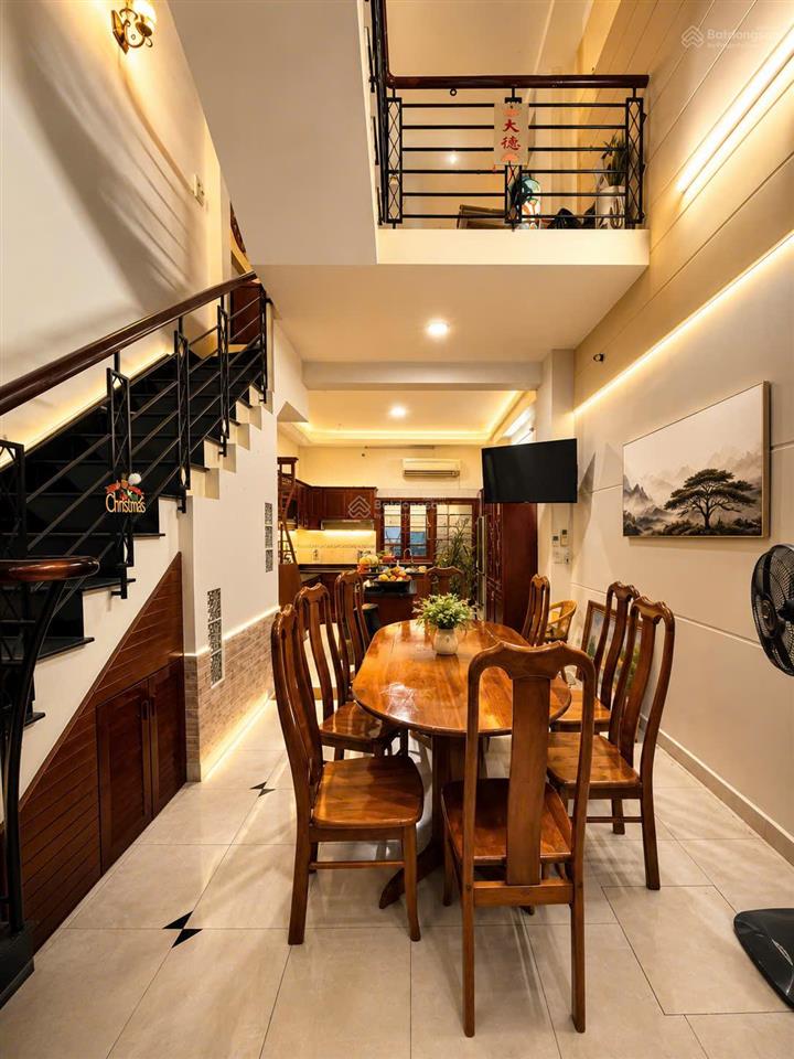 Cho thuê nhà nguyên căn hxh phan văn trị  nguyễn văn cừ phường chợ quán  4m x 16m