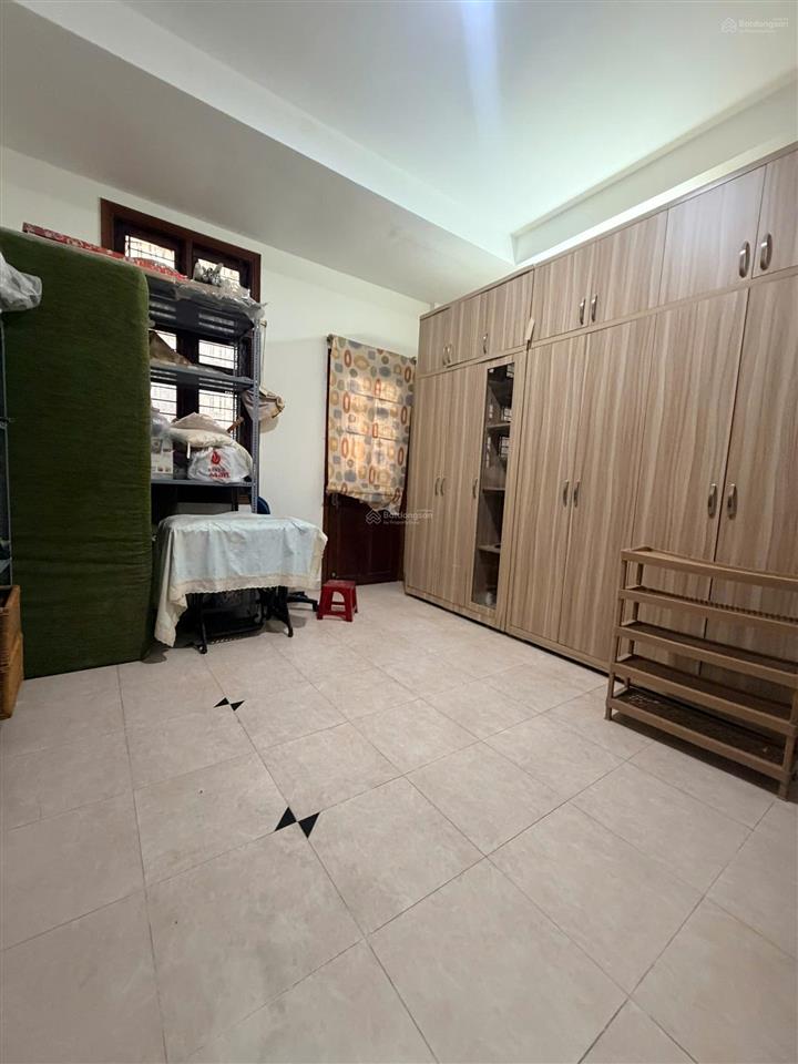 Cho thuê nhà nguyên căn hxh phan văn trị  nguyễn văn cừ phường chợ quán  4m x 16m