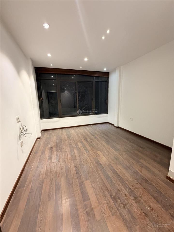 Cho thuê nhà lạc long quân q. 11  dt 28m2 | 3 tầng | 2pn 2wc | nhà vuông đẹp, sân phơi rộng thoáng