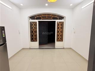 Cho thuê nhà lạc long quân q. 11  dt 28m2 | 3 tầng | 2pn 2wc | nhà vuông đẹp, sân phơi rộng thoáng