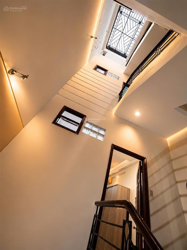 Cho thuê nhà hxh nguyễn văn cừ  phan văn trị q.5  4m x 16m  5 tầng giá 25tr/tháng