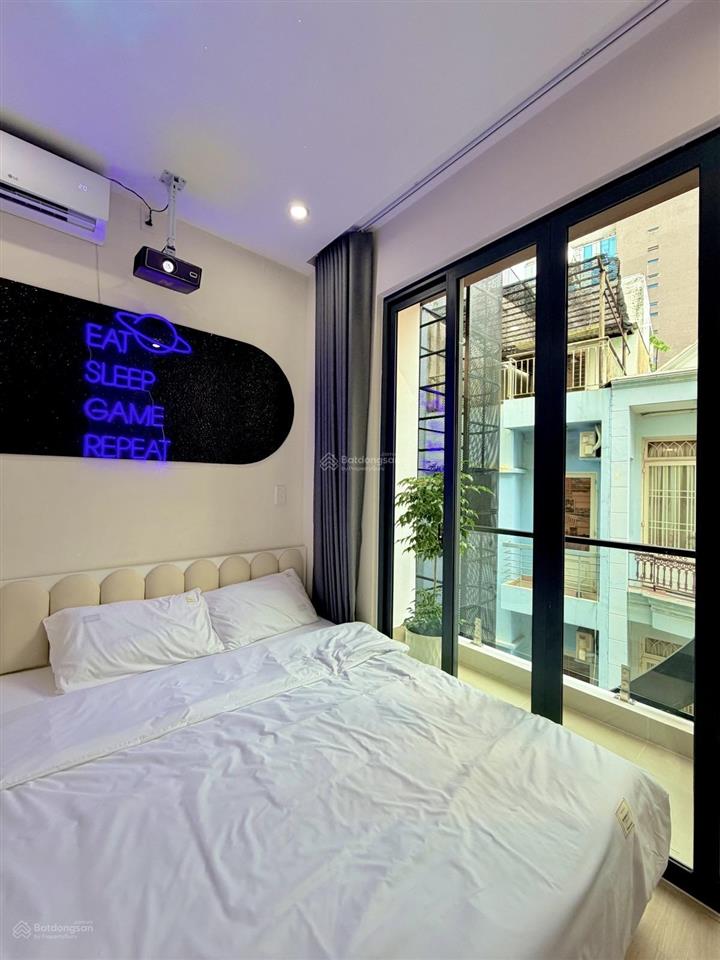 Bán nhà cmt8 q.3  185m2 sử dụng  7pn 7wc tặng nội thất, đang có hợp đồng thuê 50tr/tháng