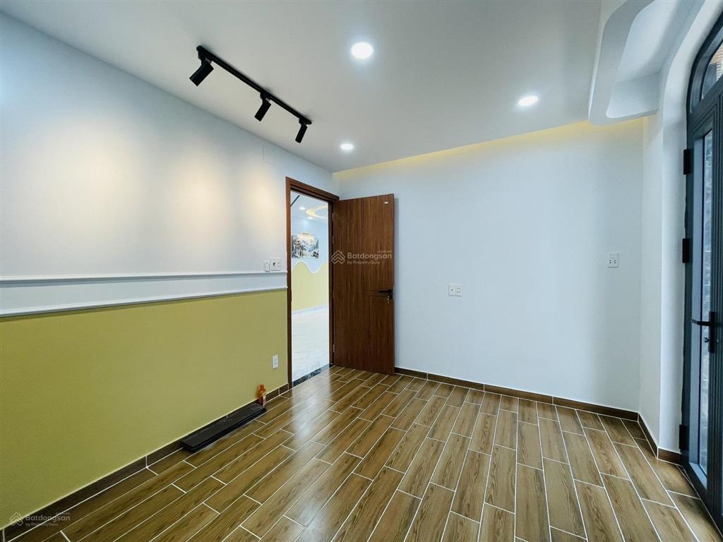 Bán nhà hẻm 90/ lê hồng phong q.5  3,4m/6m x 10,5m  2 tầng  3pn giá 7,1 tỉ