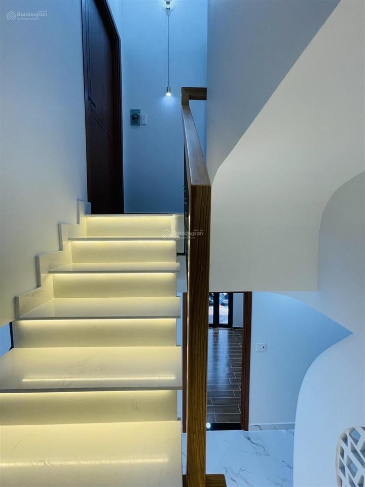 Bán nhà hẻm 90/ lê hồng phong q.5  3,4m/6m x 10,5m  2 tầng  3pn giá 7,1 tỉ