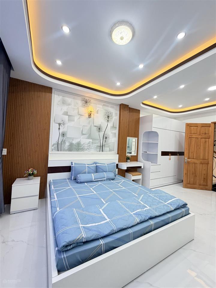 Bán nhà trần quang diệu q3  5 tầng  3,9m x 9m  giảm chào 1,6 tỷ