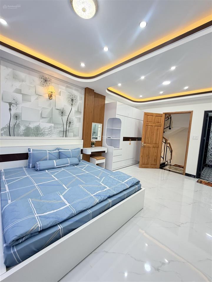 Bán nhà trần quang diệu q3  5 tầng  3,9m x 9m  giảm chào 1,6 tỷ