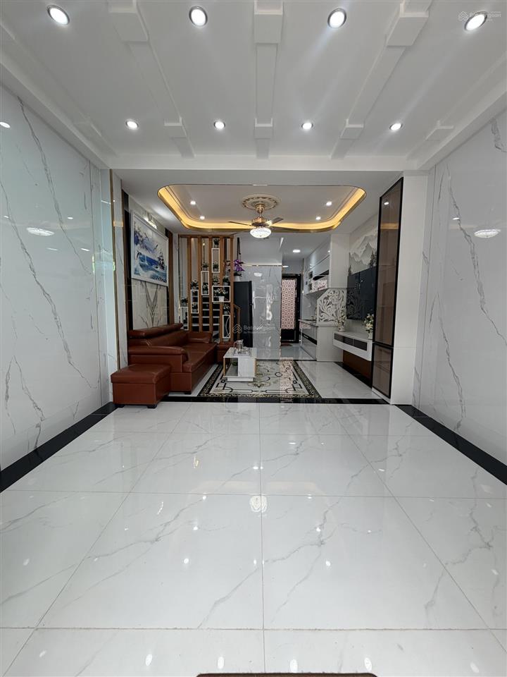 Bán nhà trần quang diệu q3  5 tầng  3,9m x 9m  giảm chào 1,6 tỷ