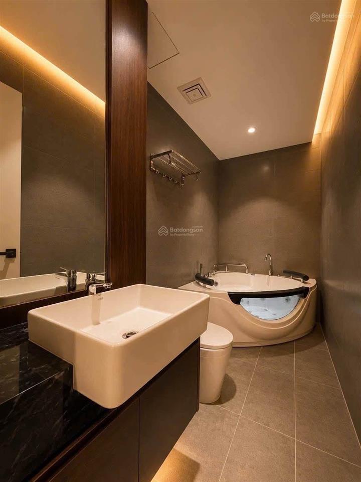 Bán nhà 3/2 q10 ngang 5,2m 61m nhà mới hẻm ô tô ko vào được nhà