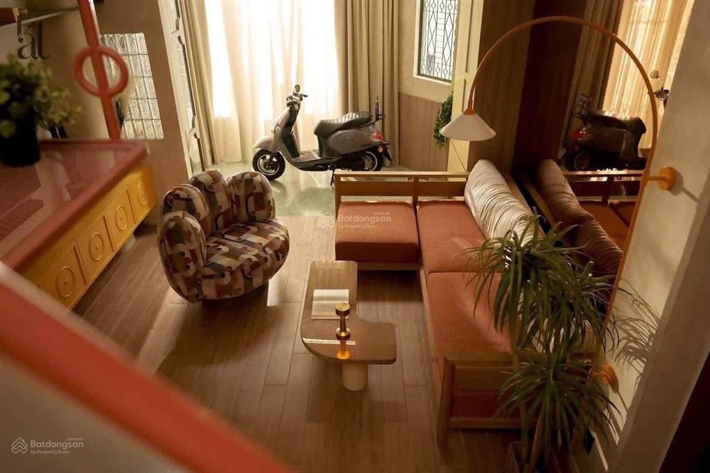 Bán nhà thành thái, quận 10  4m x 10m  5 tầng  công nhận 37,4m2 đất
