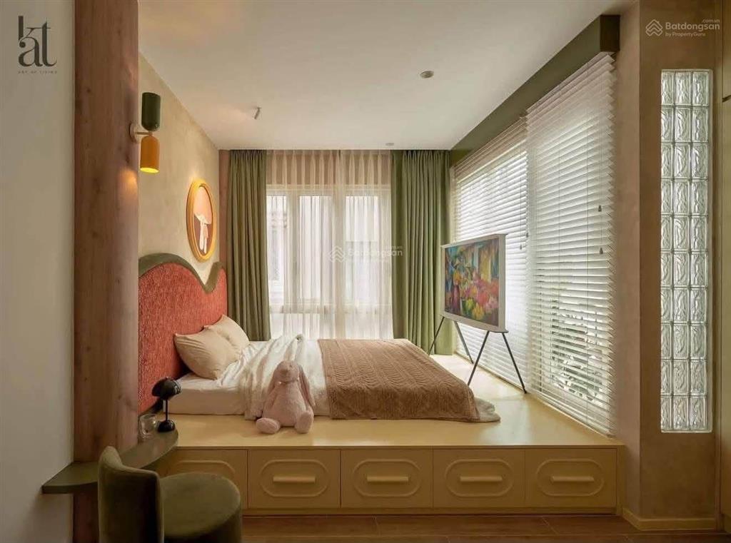 Bán nhà thành thái, quận 10  4m x 10m  5 tầng  công nhận 37,4m2 đất