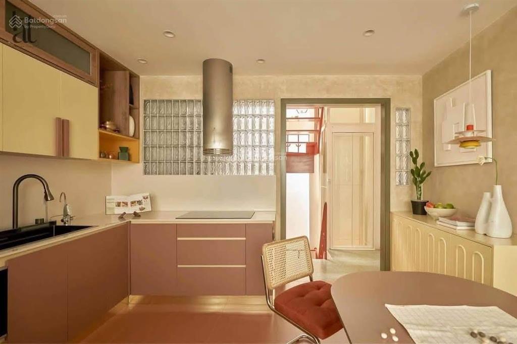 Bán nhà thành thái, quận 10  4m x 10m  5 tầng  công nhận 37,4m2 đất