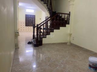 Văn phòng tầng 1 Mt 4m DT 50m2 ô tô đỗ cửa khép kín giảm giá 8,6 tr