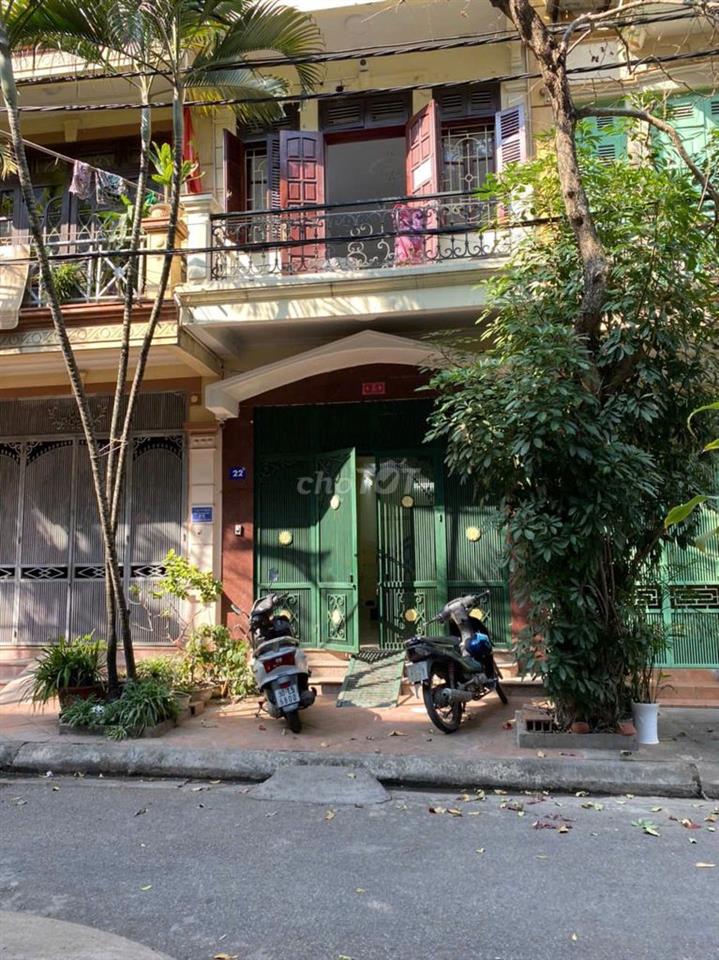 Văn phòng tầng 1 Mt 4m DT 50m2 ô tô đỗ cửa khép kín giảm giá 8,6 tr