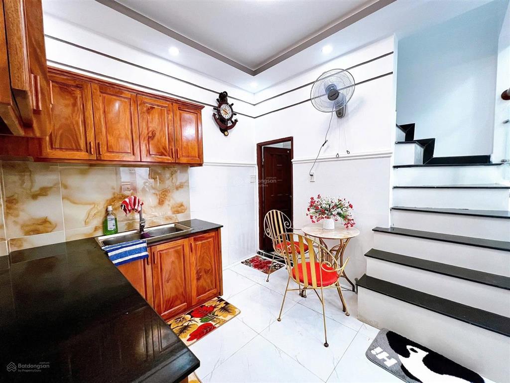 Nhà trệt lửng lầu ngay trung tâm vị trí đẹp, cách 500m đầy đủ tiện ích  giá tốt