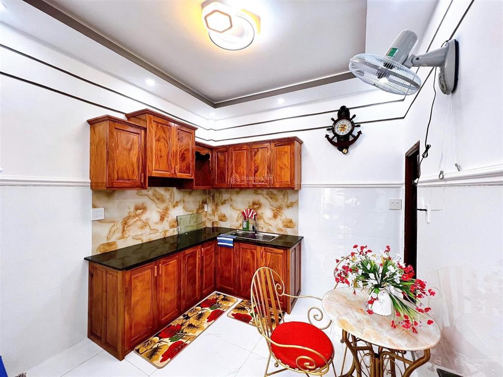 Nhà trệt lửng lầu ngay trung tâm vị trí đẹp, cách 500m đầy đủ tiện ích  giá tốt