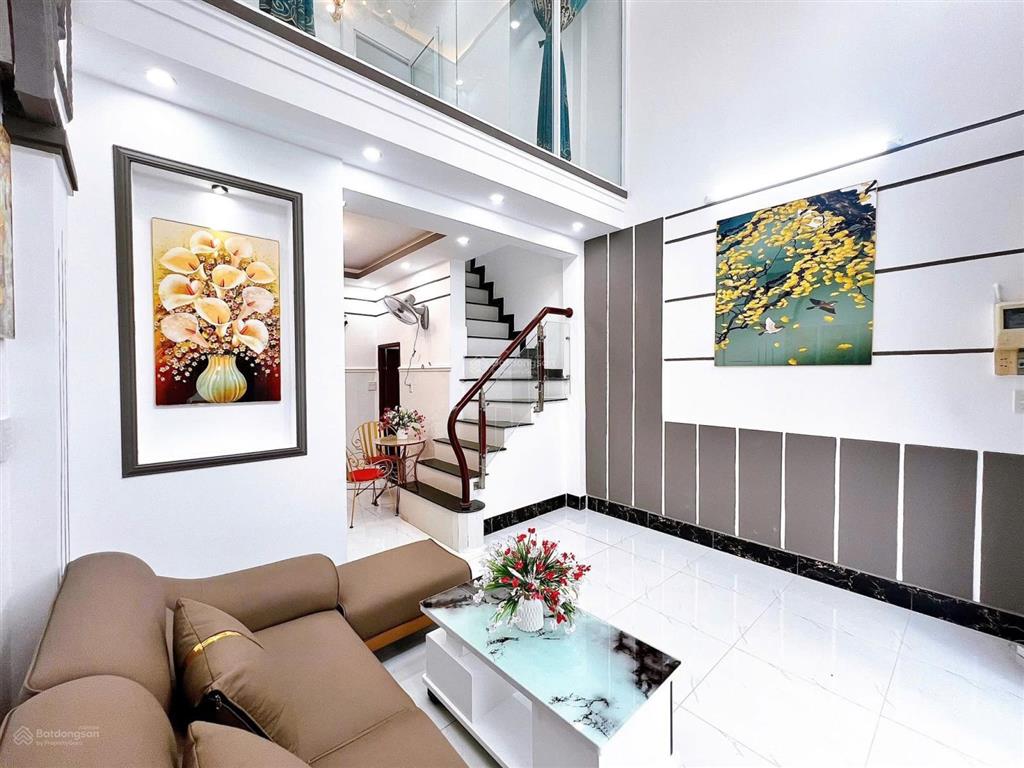 Nhà trệt lửng lầu ngay trung tâm vị trí đẹp, cách 500m đầy đủ tiện ích  giá tốt