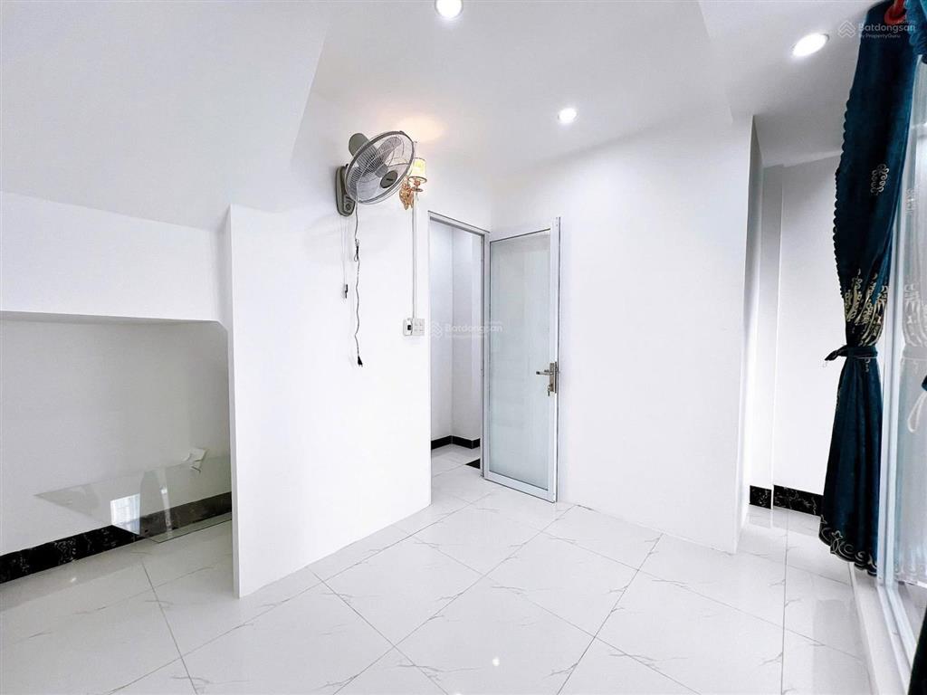 Nhà trệt lửng lầu ngay trung tâm vị trí đẹp, cách 500m đầy đủ tiện ích  giá tốt