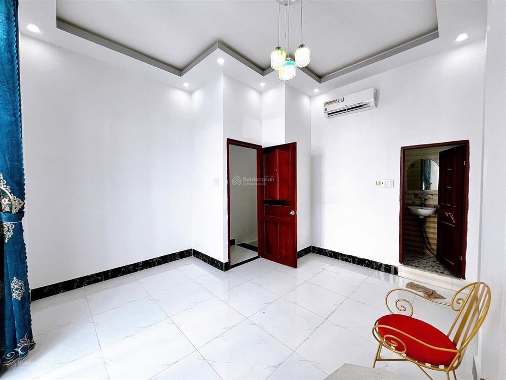 Nhà trệt lửng lầu ngay trung tâm vị trí đẹp, cách 500m đầy đủ tiện ích  giá tốt