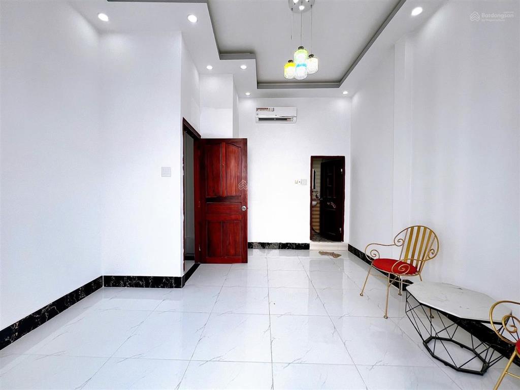 Nhà trệt lửng lầu ngay trung tâm vị trí đẹp, cách 500m đầy đủ tiện ích  giá tốt